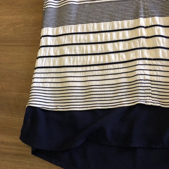 Like-New Sanctuary Cap Sleeve Striped V-Neck Top - Picture 4 of 9